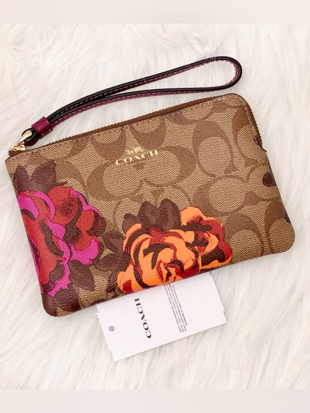 Coach Corner Zip Wristlet In Signature Canvas With Jumbo Floral Print